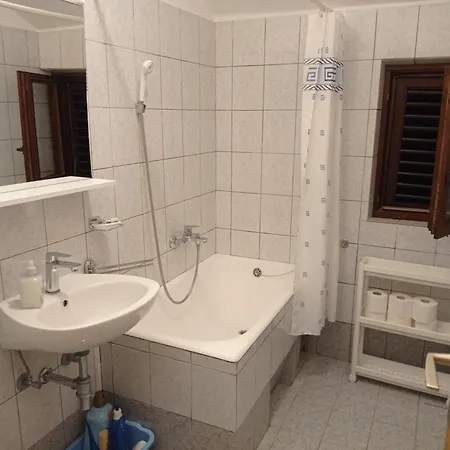 Apartamento Pero Kožino